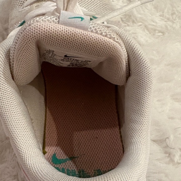 Women's White and Pink Nike Athletic Running Sneakers - Picture 9 of 9